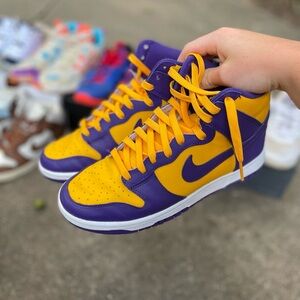 Lakers Dunks Size 8.5 M